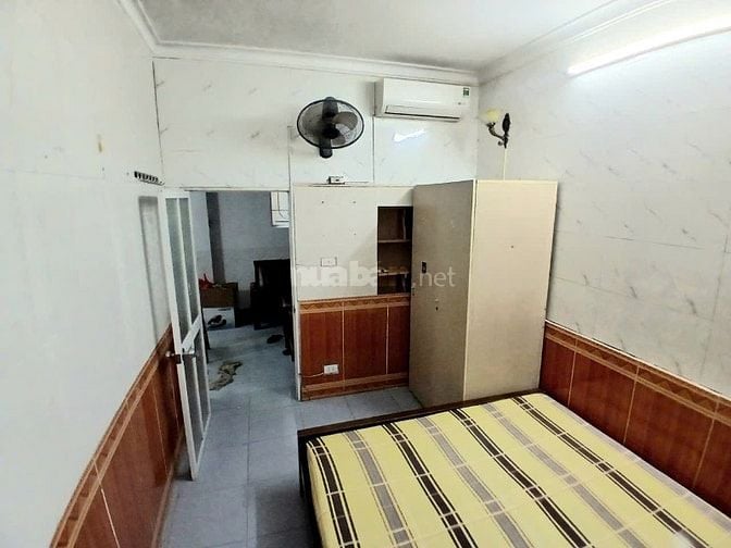 Cho thuê nhà 2 tầng, 3PN, 1 vs chỉ 7tr/tháng gần chợ Nhật Tân, Tây Hồ