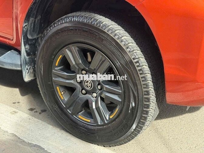 Bán tải - Hilux 2.4AT 2021, Số tự động - 35.890 km