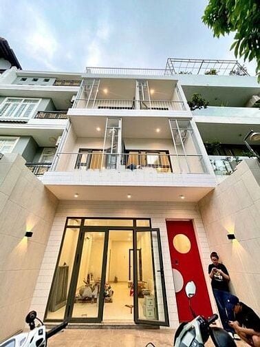 CHO THUÊ CĂN HỘ GẦN CHỢ BÀ CHIỂU BAN CÔNG NƠ TRANG LONG BÌNH THẠNH