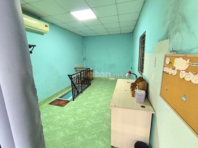 Cho thuê nhà nguyên căn có máy lạnh ngay chợ thủ đức 5tr