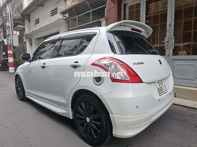 Suzuki Swift 2013 Trắng Tự động