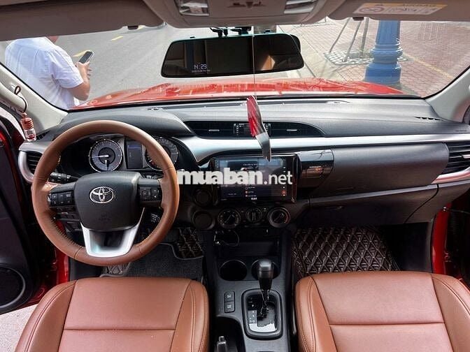 Toyota Hilux 2021 Máy Dầu - 35.890 km - Còn Giảm