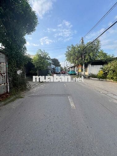 Cần Bán Gấp căn nhà mặt tiền 1 lầu 1 trệt.