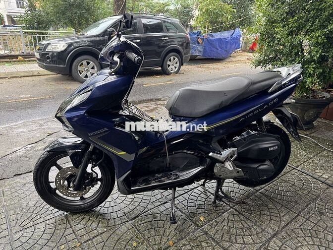 Honda ab 2021 màu xanh đen .