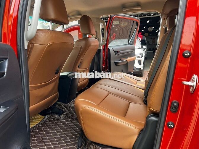 Toyota Hilux 2021 Máy Dầu - 35.890 km - Còn Giảm