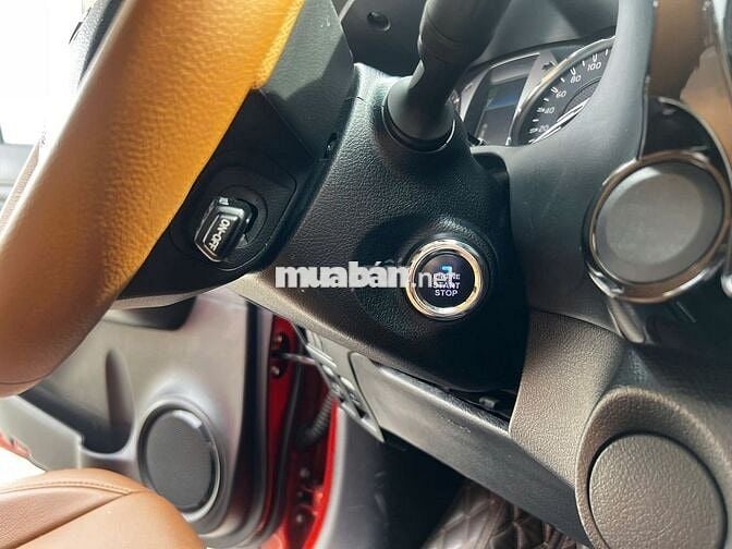 Toyota Hilux 2021 Máy Dầu - 35.890 km - Còn Giảm