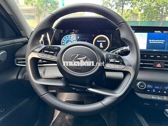 Hyundai Elantra 1.6 đặc biệt 2024