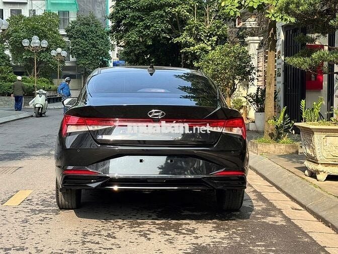 Hyundai Elantra 1.6 đặc biệt 2024