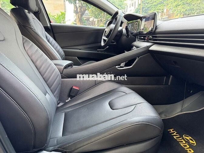 Hyundai Elantra 1.6 đặc biệt 2024