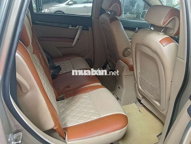 Chevrolet Captiva Vàng cát 7 chỗ