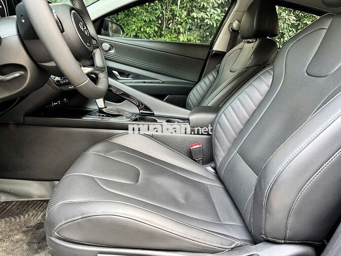 Hyundai Elantra 1.6 đặc biệt 2024