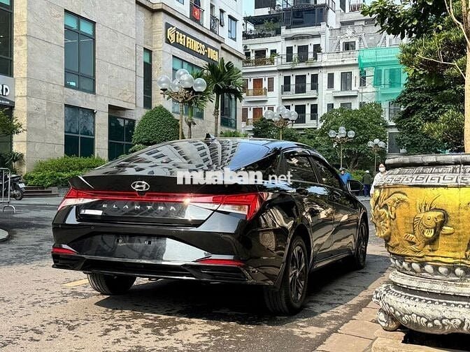 Hyundai Elantra 1.6 đặc biệt 2024