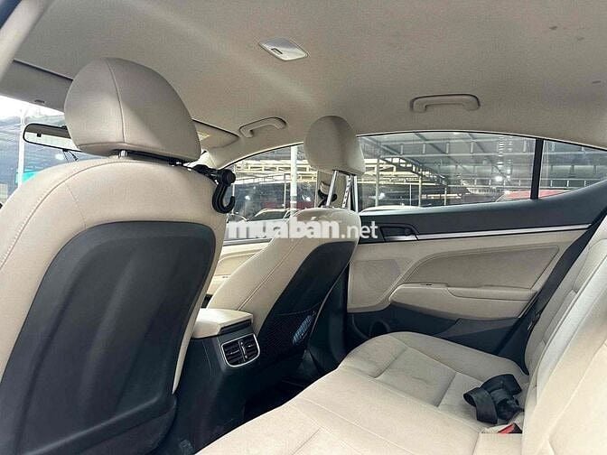 Hyundai Elantra 2018 1.6 MT - 46000 km một chủ