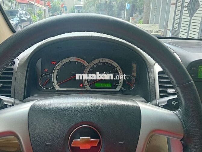 Chevrolet Captiva Vàng cát 7 chỗ