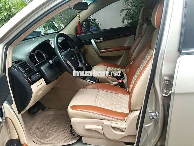 Chevrolet Captiva Vàng cát 7 chỗ