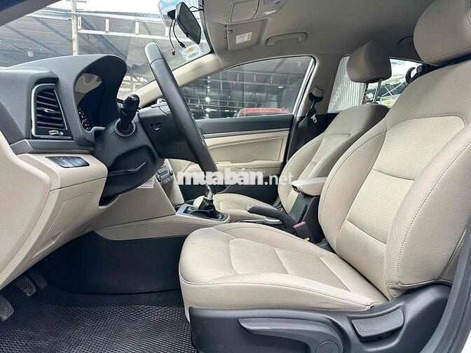 Hyundai Elantra 2018 1.6 MT - 46000 km một chủ