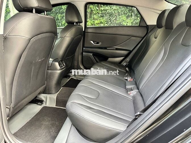 Hyundai Elantra 1.6 đặc biệt 2024