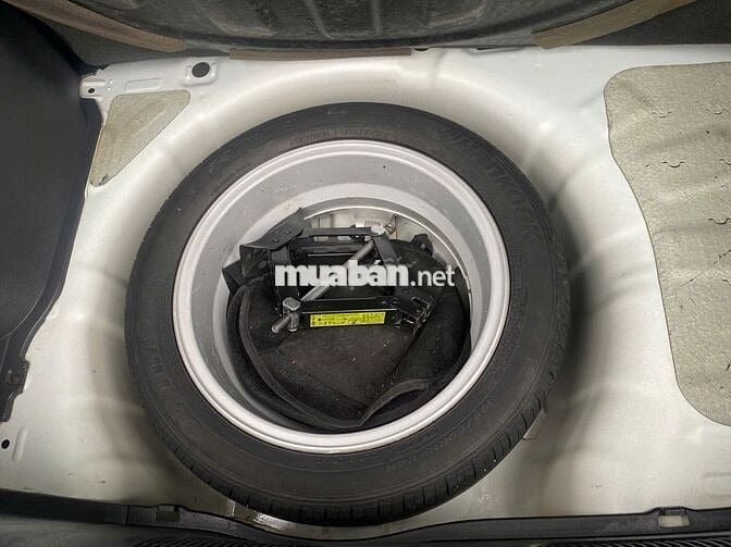 Hyundai Accent 2014 1.4 AT Hatchback - 129999 km