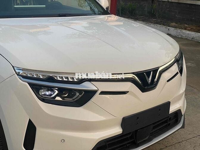 VinFast VF8 2024 S - 25 km