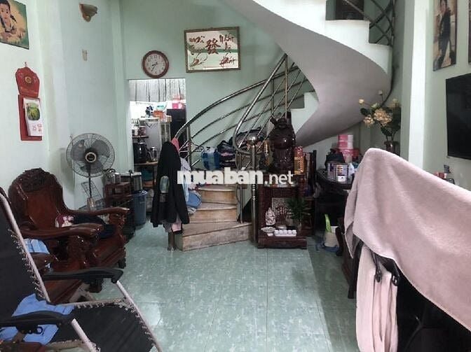 Bán Nhà 2 Tầng, Hẻm Xe Hơi, Cách Mang Tháng 8, Quận 10, Chỉ 6.7 Tỷ