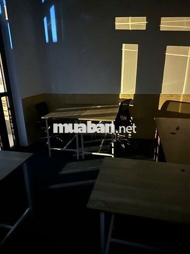 Chính chủ cho thuê văn phòng trang bị đầy đủ, thích hợp cty nhỏ và vừa