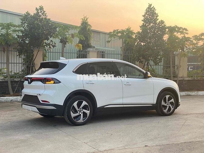 VinFast VF8 2024 S - 25 km