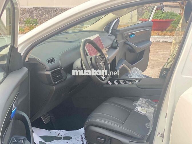 VinFast VF8 2024 S - 25 km