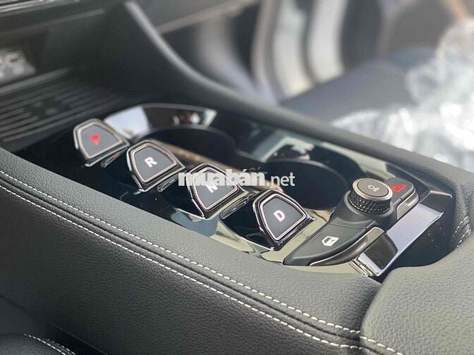 VinFast VF8 2024 S - 25 km