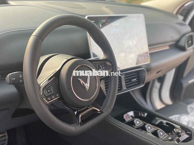 VinFast VF8 2024 S - 25 km