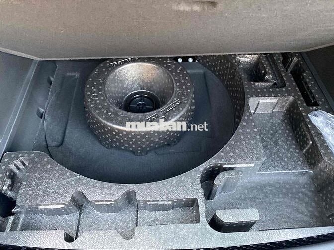 VinFast VF8 2024 S - 25 km