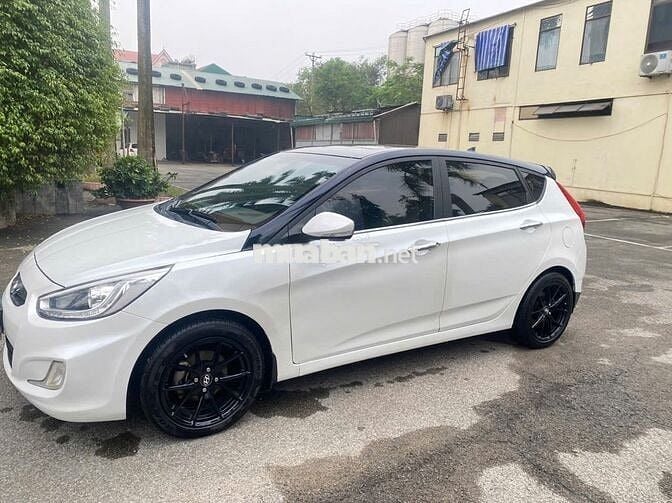 Hyundai Accent 2014 1.4 AT Hatchback - 129999 km