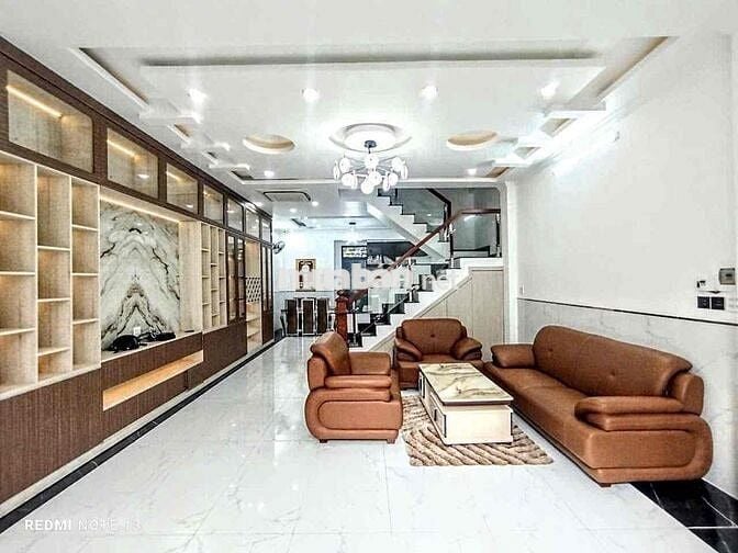 Nhà Full Nội thất . đã đổ mâm kiên cố cho sân thượng