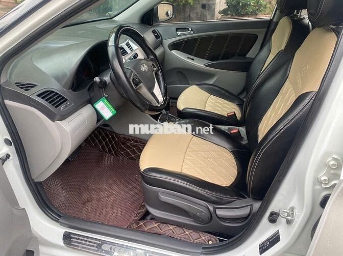 Hyundai Accent 2014 1.4 AT Hatchback - 129999 km