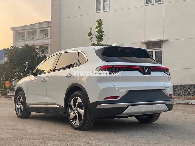 VinFast VF8 2024 S - 25 km