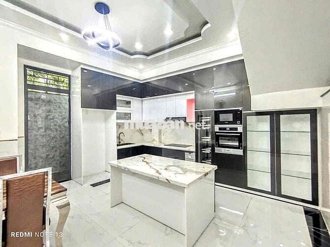 Nhà Full Nội thất . đã đổ mâm kiên cố cho sân thượng