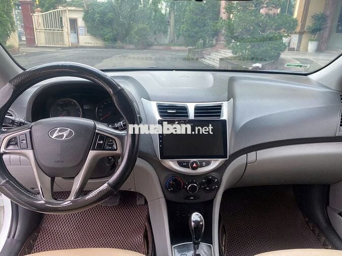 Hyundai Accent 2014 1.4 AT Hatchback - 129999 km