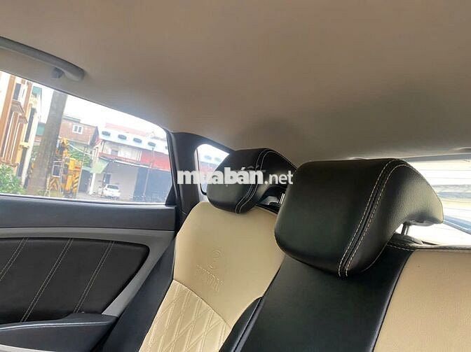 Hyundai Accent 2014 1.4 AT Hatchback - 129999 km