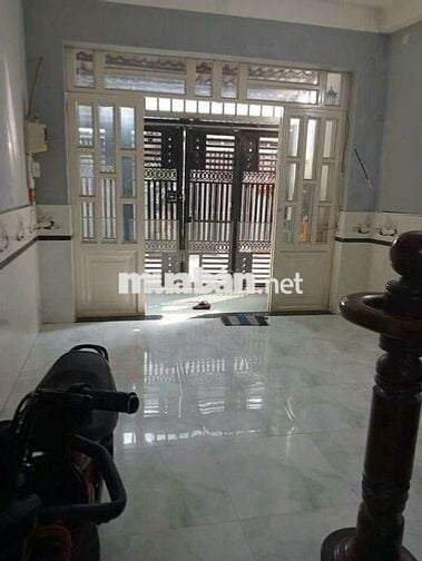 Nhà đẹp hẻm xe hơi thông 5x14m lầu 2pn 2wc. Gần ngã ba cây trâm GV