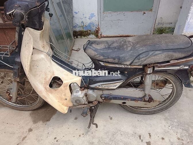 Honda Dream Đen Trắng