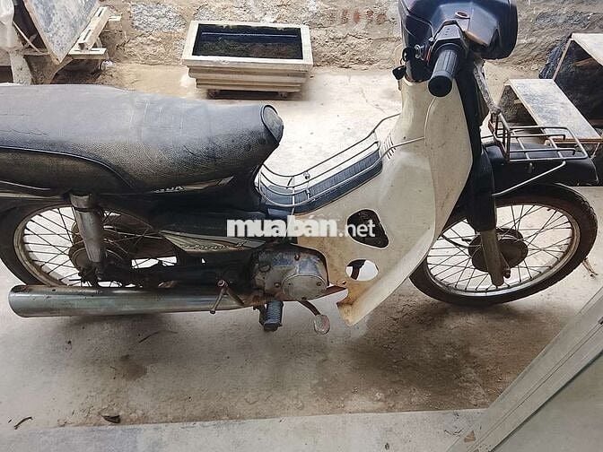 Honda Dream Đen Trắng