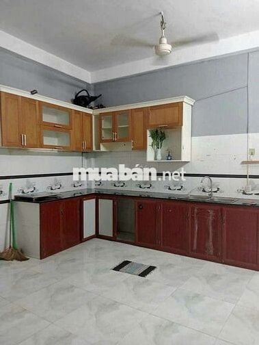 Nhà đẹp hẻm xe hơi thông 5x14m lầu 2pn 2wc. Gần ngã ba cây trâm GV