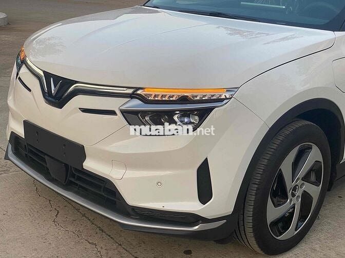 VinFast VF8 2024 S - 25 km