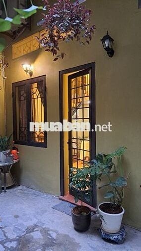 Phòng trọ mới nâng cấp, 20m2, cách Hồ Gươm 1.5km