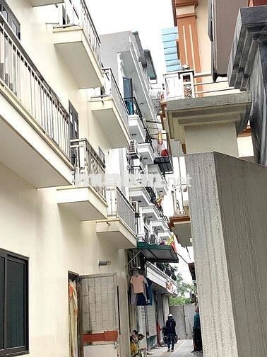 BÁN ĐẤT TẶNG NHÀ 4 TẦNG MỚI TINH THIẾT KẾ CHẮC CHẮC  VỊ TRÍ ĐẸP