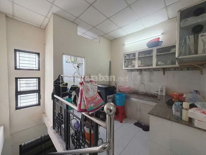 Nhà hxh dt45m3 đúc BTCT 2 lầu 3pn đường Lê Văn Quới, Q. Bình Tân.