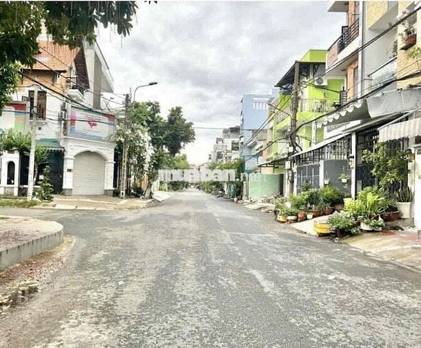 TÔI CHỦ NHÀ BÁN GẤP NHÀ 1 TRỆT 2 LẦU 60m², SỔ HỒNG RIÊNG, GIÁ 2,4 TỎI