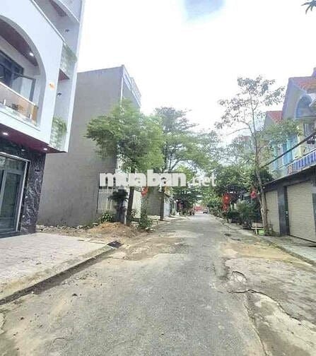 THANH LÝ NHÀ 1 TRỆT 1 LẦU, SỔ HỒNG RIÊNG GIÁ 1TỶ55 TP HỒ CHÍ MINH