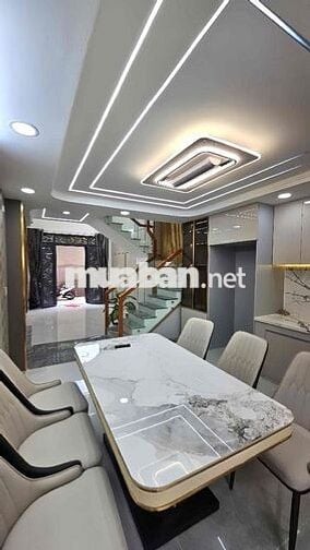 💥Đường Xe Hơi 8m Thông - Nhà Đúc 5 Tầng - DT: 4x14 (56m2), Cạnh Ngã Tư