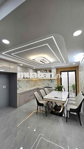 💥Đường Xe Hơi 8m Thông - Nhà Đúc 5 Tầng - DT: 4x14 (56m2), Cạnh Ngã Tư