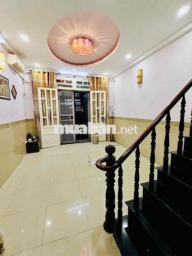 NHÀ CHO THUÊ HẺM 20// MỄ CỐC PHƯỜNG 15 QUẬN 8